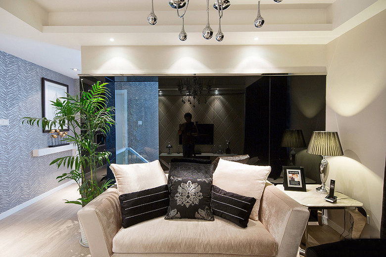 現代風格復式裝修設計